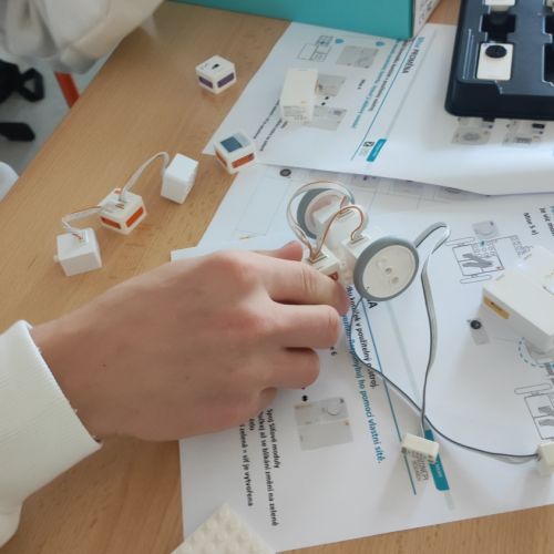 Workshop se stavebnicí MODI pro žáky oboru Lyceum 2.0